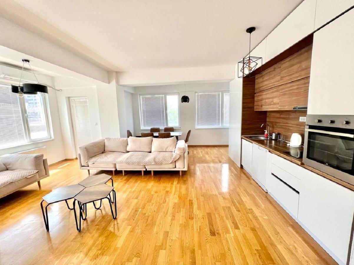 High-End Spacious Apartment Next To City Mall Skopje Eksteriør bilde