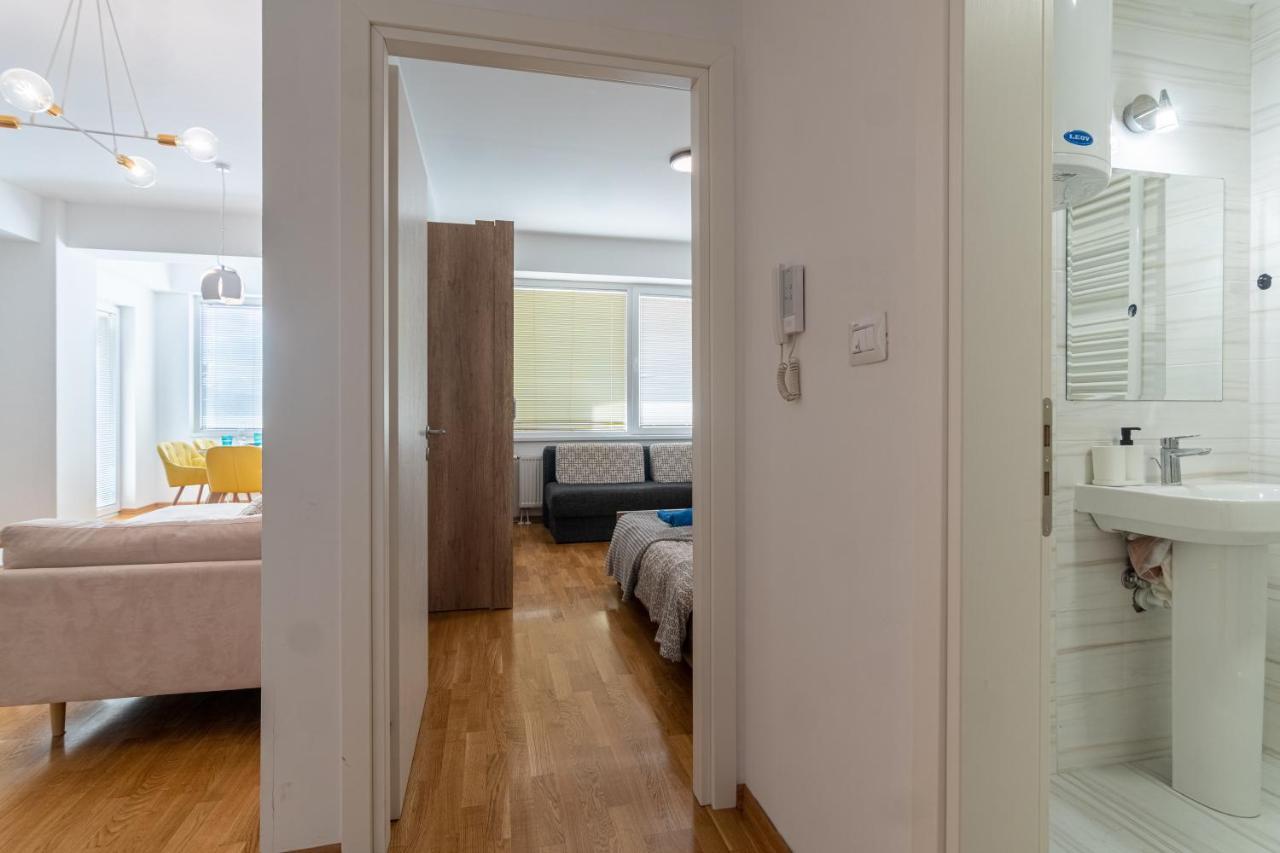 High-End Spacious Apartment Next To City Mall Skopje Eksteriør bilde